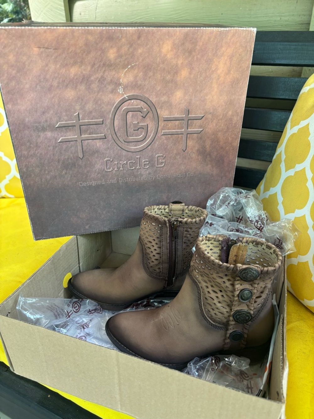 Circle G Tan Brown Leather Ankle Booties with Buttoned Cuff